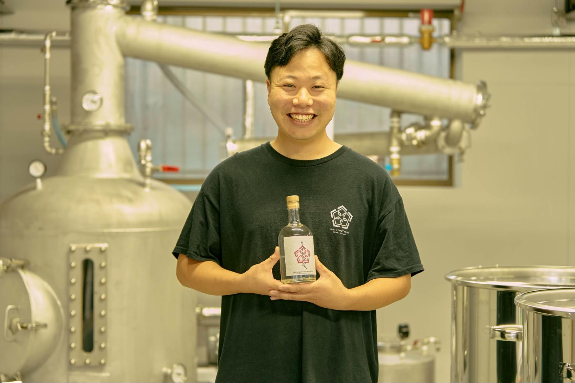 目指すは世界が振り向くジン。300年先の地域を思う「naturadistill」の酒づくり